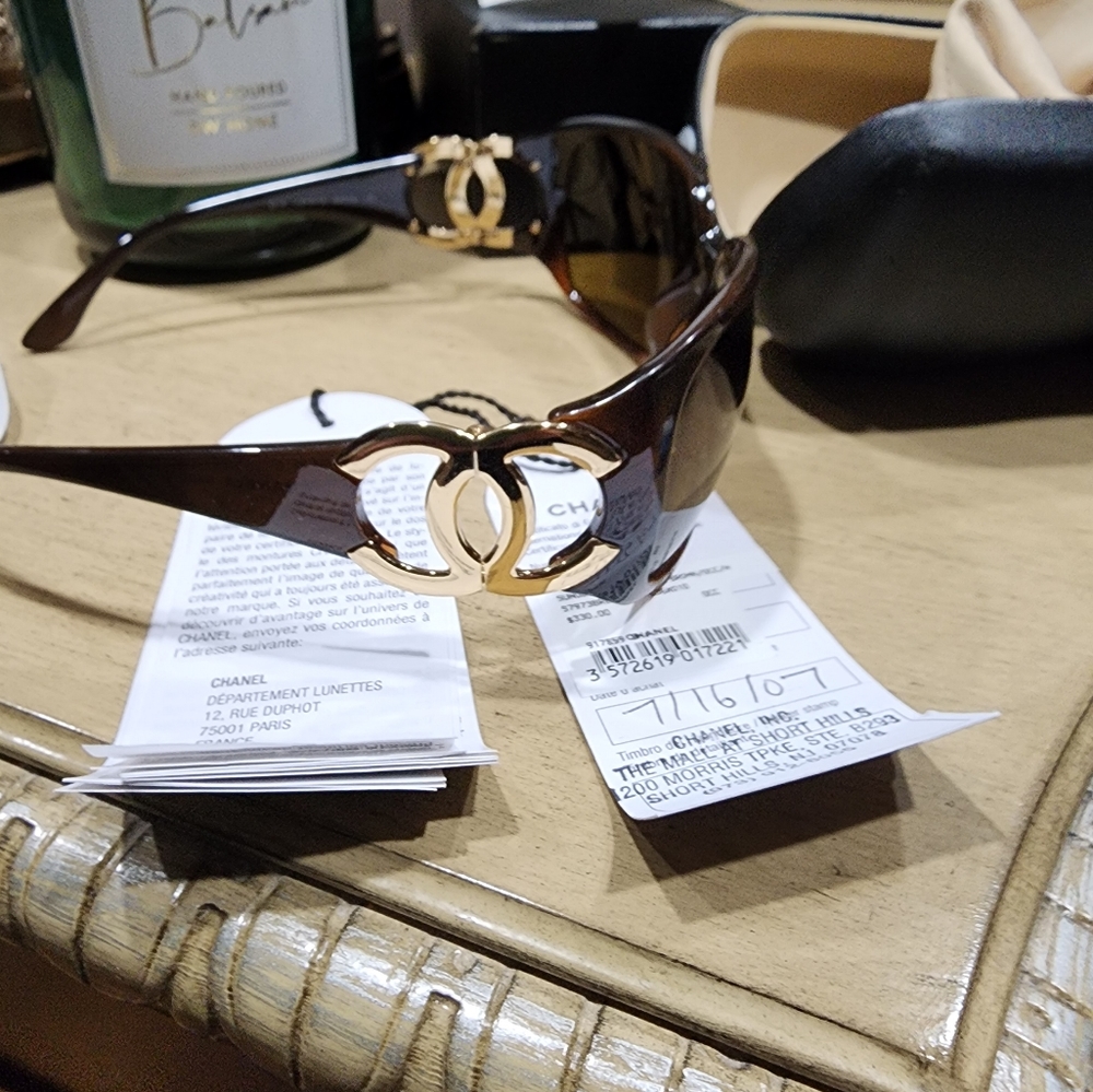 Chanel sunglasses - Picture 3 of 8